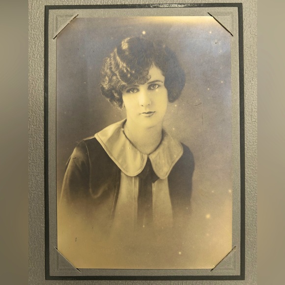 Vintage Sepia Studio Photography 1920s - Picture 2 of 6